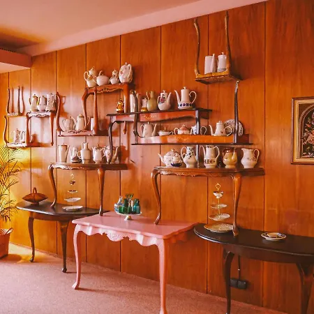Tante Alma's Muelheimer Hotel 3*