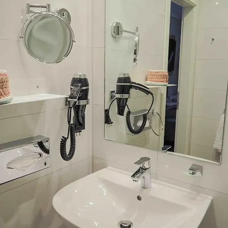 Boutique Stadtmitte 3* 鲁尔河畔米尔海姆